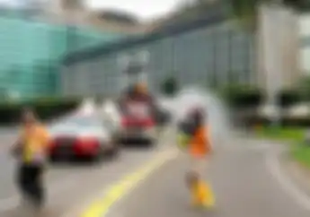 Jelang Fase New Normal, Sejumlah Ruas Jalan di Jakarta Barat dan Jakarta Pusat Disemprot Cairan Disinfektan