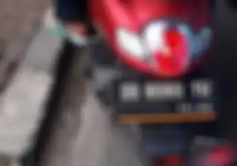 Pengin Pakai Pelat Nomor Cantik Cuma Dua Digit Di Motor, Bisa Gak Ya?