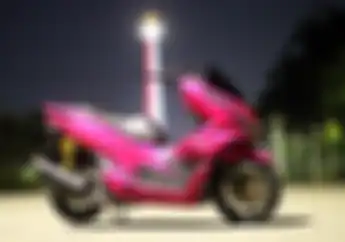 Manis.. Modifikasi Honda PCX 150 Berkelir Pink, Cangkok Lampu Toyota Fortuner