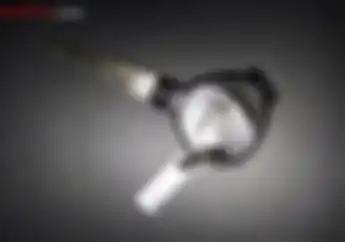 Pernah Lihat Plat Besi Kecil di Kunci Motor? Ternyata Berguna Nih Jika Motor Hilang