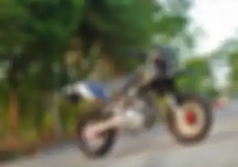 Gahar Abis, Kawasaki KLX230 Pakai Kaki-kaki Supermoto, Segini Habisnya