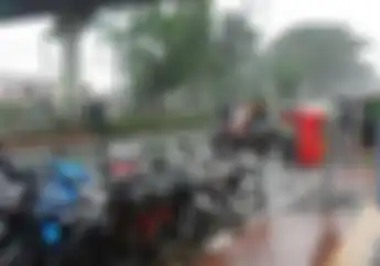 Catat Nih Bikers, Beberapa Wilayah Hari Ini Akan Turun Hujan Lebat Disertai Angin Kencang