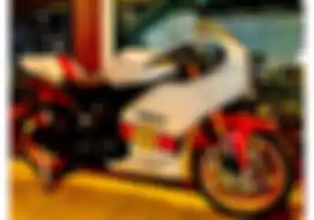 Jarang yang Punya Yamaha R25 Retro Mirip Motor Balap Kenny Roberts Body Kitnya Dijual Resmi