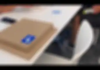 Video TIm MotoGP Santap Makanan Pakai Boks, Demi Protokol Kesehatan