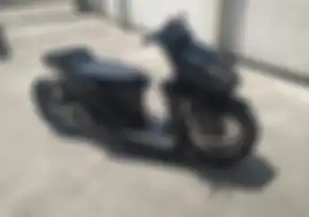 Sangar! Modifikasi Honda Vario 150 Tampang Darth Vader, Pakai Single Seat dan Air Suspension