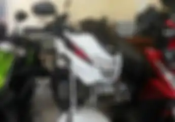 Obat Ganteng Incaran Anak Muda, Kawasaki Ninja 150 R Barang Mulus Dijual Cuma Rp 17 Jutaan