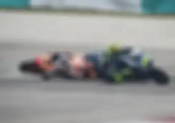 Heboh Kabar Valentino Rossi Pensiun, Tonton Lagi Video Senggolan Maut 'Sepang Clash', Gelar Juara Dunia Pun Melayang