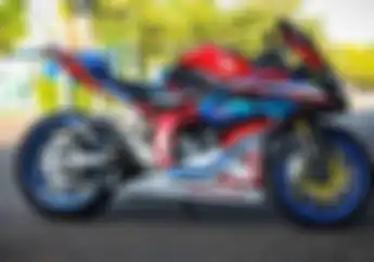 Modifikasi Honda CBR250RR Jadi Kekar dan Mewah Comot Part Motor Gede