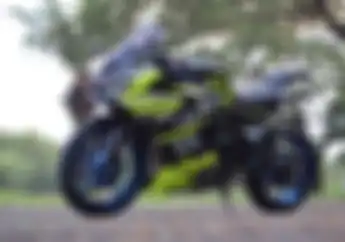 Bikin Kawasaki Ninja ZX-25R Makin Ganteng Maksimal, Siapin Modal Seharga Motor Baru Ini!