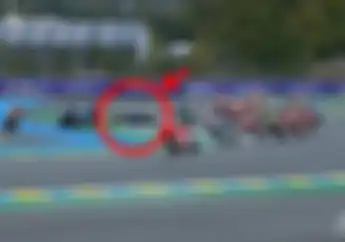 Video Jatuhnya Valentino Rossi Hampir Kelindas Di MotoGP Prancis 2020