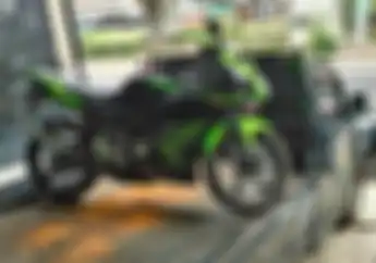 Kaget Ada Kawasaki Ninja 150 RR New Old Stock di Dealer Ini, Harga Istimewa Cuma Ada 5 Unit