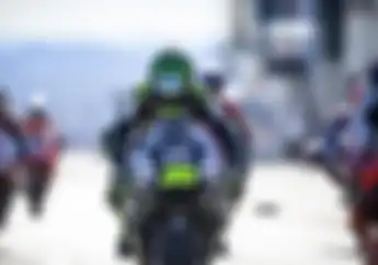 Aneh Banget, Tidak Kecelakaan dan Terjatuh, Cal Crutchlow Malah Mengalami Cedera Bahu