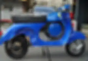 Peringati Hari Ulang Tahun PLN,  Vespa Klasik Disulap Jadi Motor Listrik
