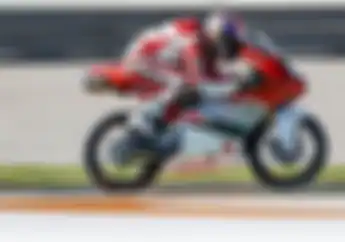 Mantul! Pembalap Indonesia Mario Suryo Aji Meroket di CEV Moto3 Valencia