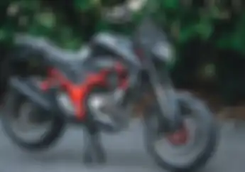 Modifikasi Motor Honda CB150R Streetfire Kaki-Kaki Padat Ala Sumo