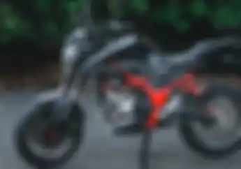 Modifikasi Motor Honda CB150R Berkaki Padat Siapin Modal Segini Bro