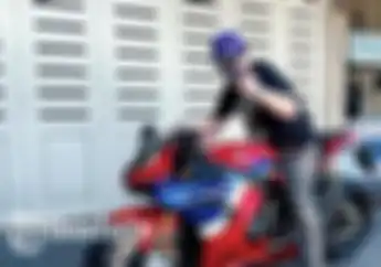 Gokil, Pria Asal Surabaya Ini Beli Honda CBR1000RR-R Fireblade SP Cash