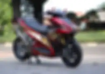 Modifikasi Yamaha Aerox 155,  Monosok dan Buritan Ala R1M Jadi Pilihan