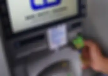 Masuk ATM Jangan Kaget Mulai Hari Ini Berlaku Limit Baru Pengambilan Uang