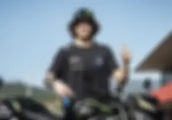 Senang Banget, Murid Valentino Rossi Bawa Pulang Motor Triumph Street Triple RS Gara-gara Hal Ini