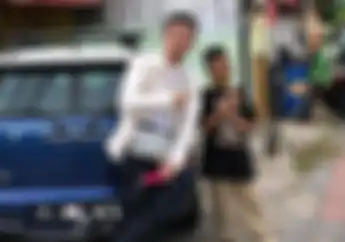Viral dr. Tirta Membiayai Sekolah Tukang Parkir Yang Masih Berumur 11 Tahun, Kerja Untuk Melunasi Cicilan Motor Almarhum Ayahnya