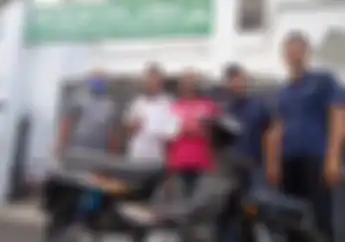 Salut! Peringati Hari Disabilitas Internasional Masjid Miftahul Jannah Perbaiki Motor Penyandang Disabilitas