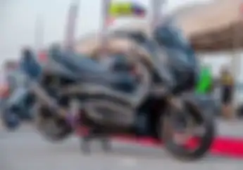 Modifikasi Yamaha XMAX Bodi Motor Dominan Hitam, Kalem Namun Sporty