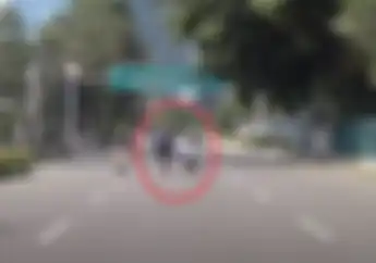 Rider Skuter Listrik Ini Kena Begal Ketika CFD di Sudirman, HP Sempat Ditarik