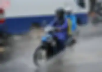 Prakiraan Cuaca DKI Jakarta Hari Ini 26 Desember 2022, Bikers Waspada Cuaca Ekstrem Hujan Deras