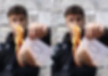 Rayain Tahun Baru Marc Marquez Malah Bakar Kertas, Ada Apa Nih?