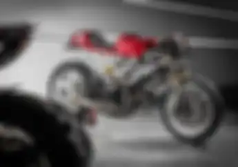 Modifikasi Ducati Monster 1100 EVO, Bodi Telanjang Bergaya Cafe Racer
