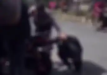 Viral Polisi Seperti Lupa Yamaha NMAX Motor Matic Digas Langsung Lompat