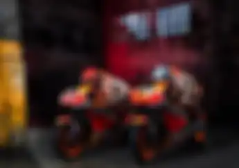 Bos Repsol Honda Mau Pol Espargaro Dan Marc Marquez Saling Duel