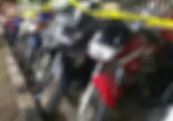 Pecinta 2-Tak Dijamin Ngiler, Harta Karun Suzuki RGR dan Yamaha Touch Dikasih Garis Polisi