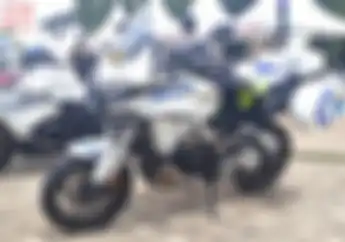 Ramai Berita Pelat Nomor Motor Palsu, Bagaimana Kalau Pakai Stiker?
