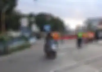 Street Manners: Masih Suka Nerobos Portal Perlintasan Kereta Api? Nyawa Melayang atau Denda