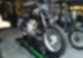 Modifikasi Motor Royal Enfield Interceptor 650, Garapan Smoked Garage