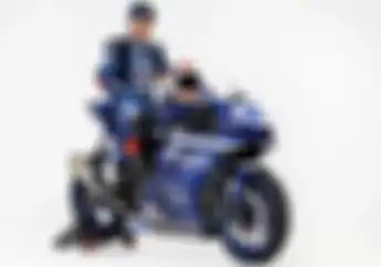 Galang Hendra Foto Resmi Bareng Motor Balap Yamaha, Sangar Abis