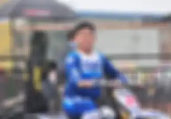 Kenalin, Cameron Stefano Gallardo, Crosser Cilik Murid Lewis Stewart