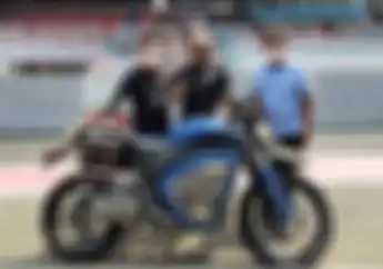 Motor Listrik Anubis Cruisercross Meluncur, Tampang Adventure Sangar