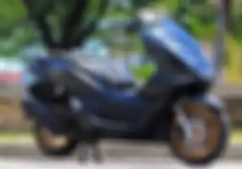 Honda PCX 160 Modifikasi Double Cakram, Lampu Proyektor Mirip Mobil