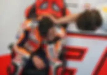 Berurai Air Mata, Marc Marquez Sesegukan Finis Di MotoGP Portugal 2021