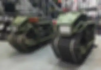 Pakai Mesin 150 cc, Motor Mirip Tank Tempur Ini Bisa Segala Medan
