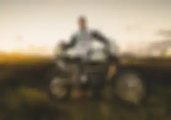 Modifikasi Royal Enfield Himalayan Bergaya Motor Enduro '80-an, Sangar