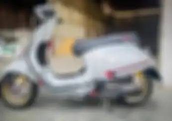 Modifikasi Vespa Sprint, Kelir Bodi Kalem, Kaki-Kaki Tampil Mewah