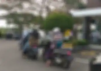 BTS Meal Mendadak Naik Daun, Bikers Rela Antre di McDonald's Pakai Motor