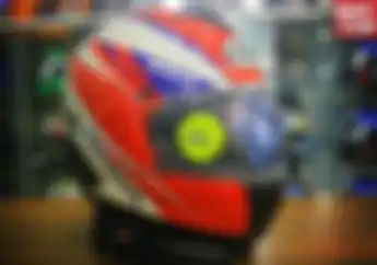 Ngeri Helm Motor 2-Tak Ini Seharga Honda BeAT Baru, Apa Hebatnya?