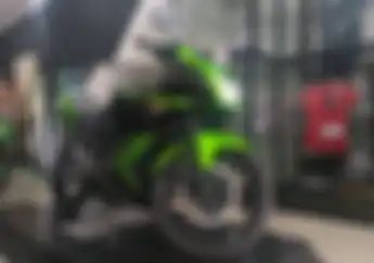 2-Tak Lovers Bisa Kaku Mendadak Lihat Motor Langka Ada Dealer