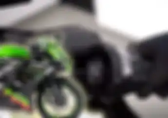 Jangan Panik Beli Kawasaki Ninja ZX-25R Ratusan Juta Rupiah Gak Dilengkap Kabel Gas