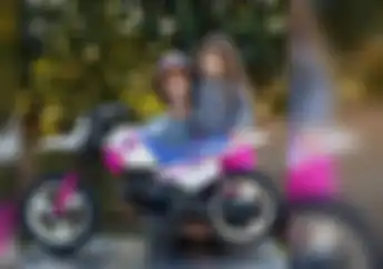 Dua Jempol, Pria Ini Merestorasi Motor Mini Yamaha 2-tak untuk Kado Putrinya